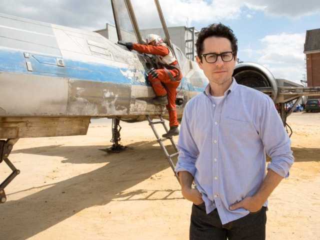 jj-abrams-shows-off-first-footage-of-x-wing-in-star-wars-episode-vii